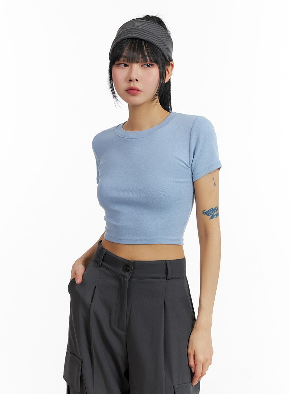 Crew Neck Slim Crop Top IF402