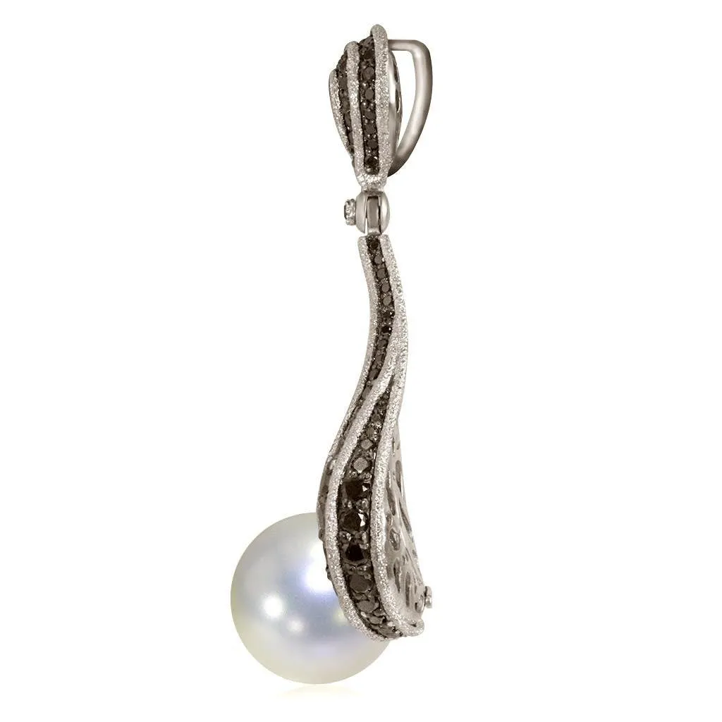 Gold Twist Pendant With Freshwater Pearl & Diamonds