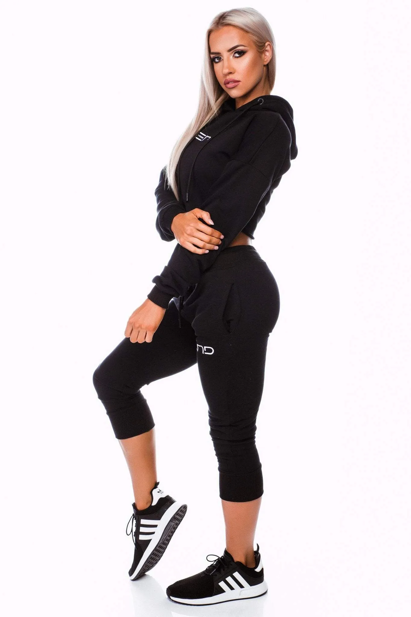 HIIT CROP HOODIE - BLACK