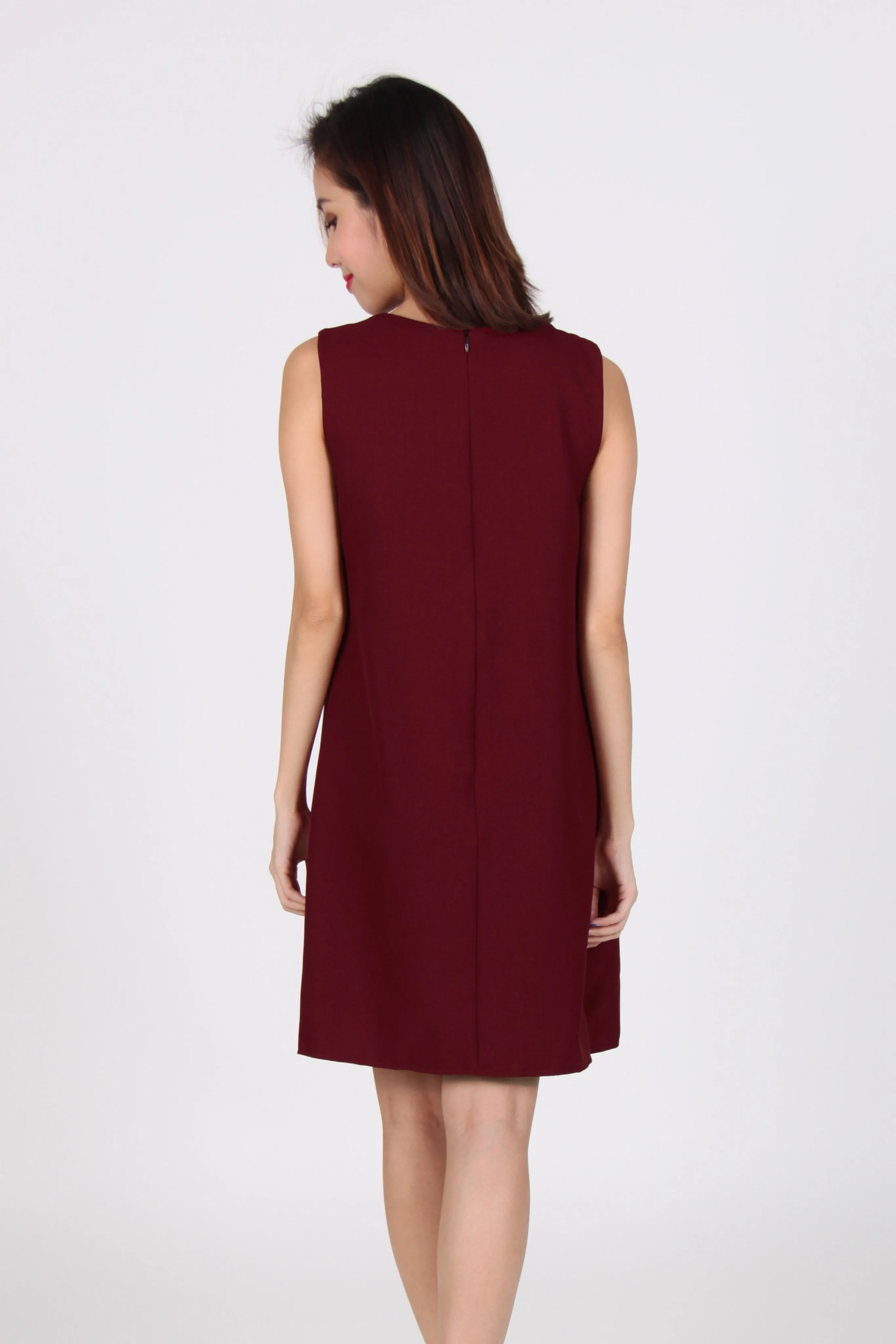 Side Slit Contrast Layered Shift Dress in Maroon