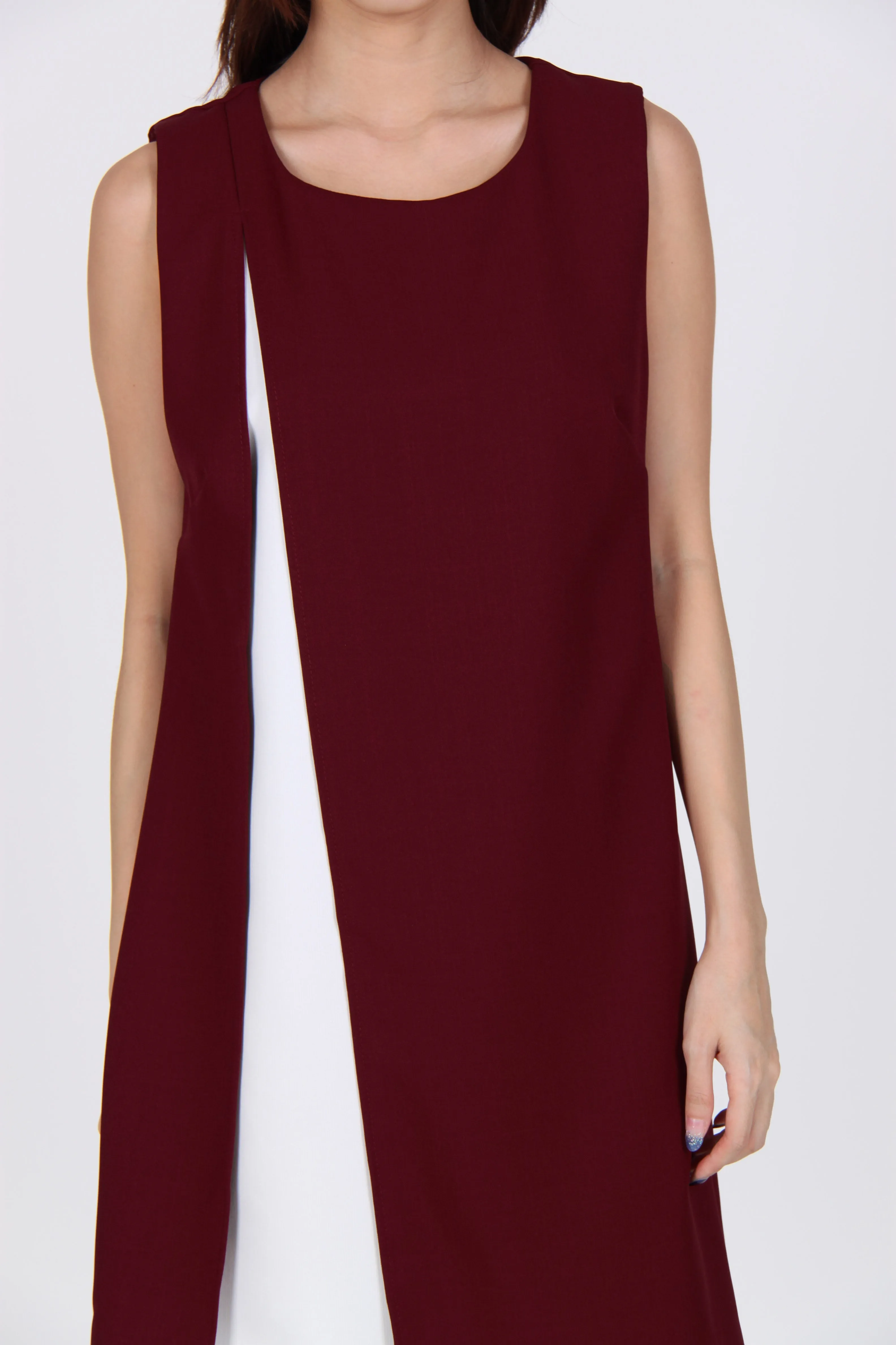 Side Slit Contrast Layered Shift Dress in Maroon